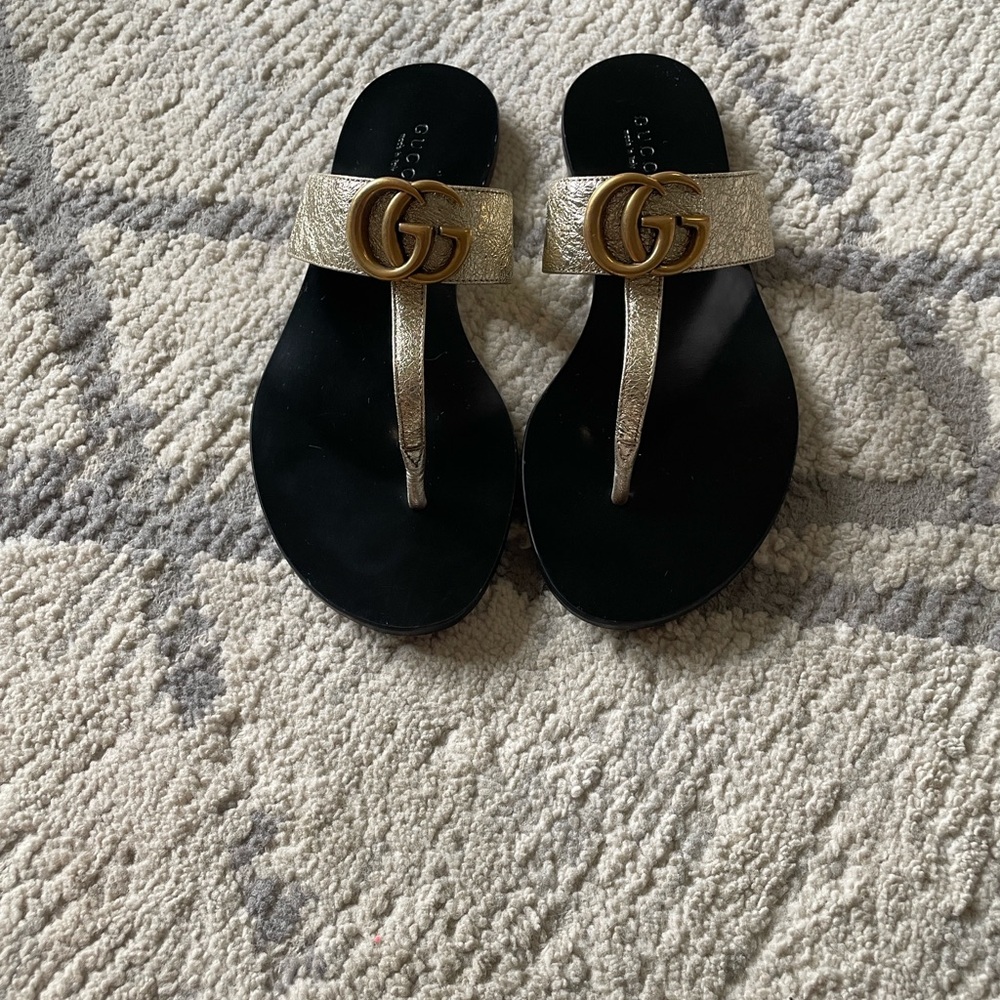 Gucci Metallic Gold Women's Sandals - Picture 7 of 7